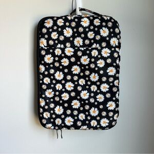 Floral Laptop Sleeve with Daisy Pattern
